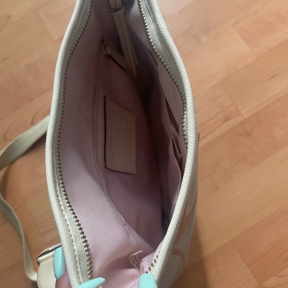 FOUR DESIGNER ITEMS small/medium cross body bags and fossil wallet - Picture 6 of 7